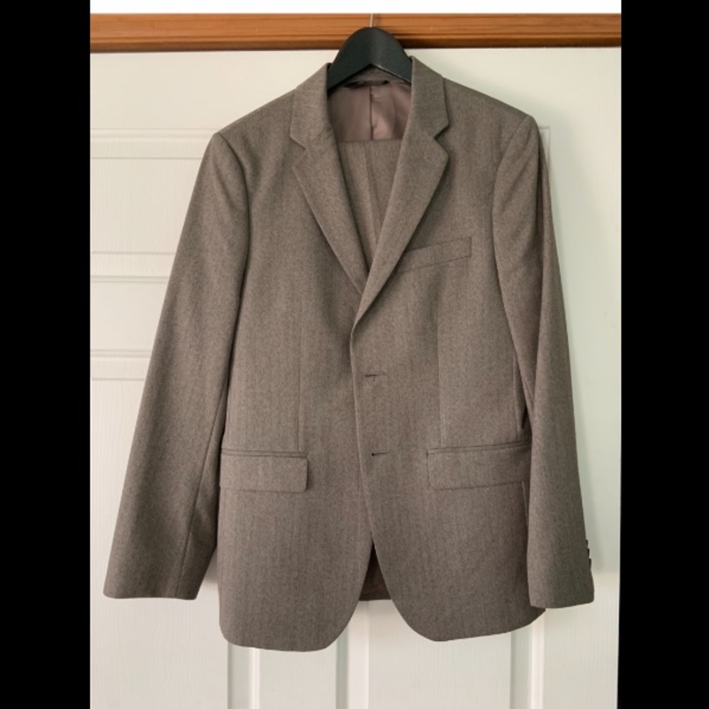 Men’s Banana Republic Suit